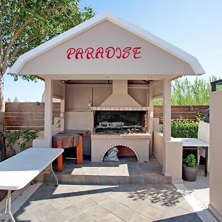 Apartment Paradise Standard 6 *